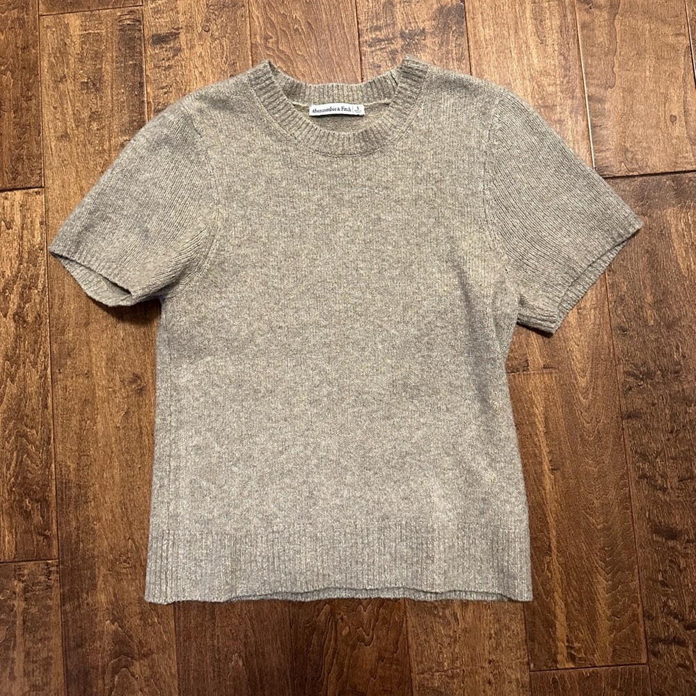 Abercrombie & Fitch Women’s Short Sleeve Sweater Shirt Top Size Small